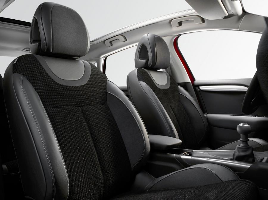  Citroen C4 2015 года  (фото 23 из 30)